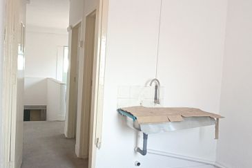 Persiaran Greenhill, Kampung Jawa