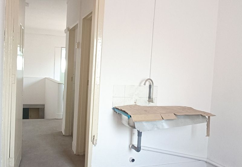 Persiaran Greenhill, Kampung Jawa