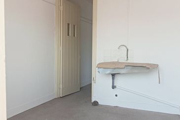 Persiaran Greenhill, Kampung Jawa