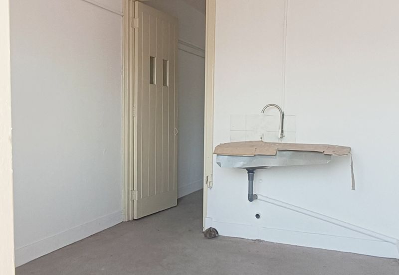 Persiaran Greenhill, Kampung Jawa