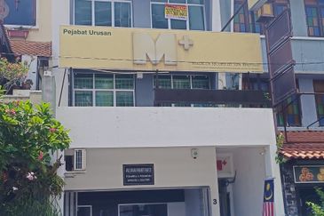 Persiaran Greenhill, Kampung Jawa