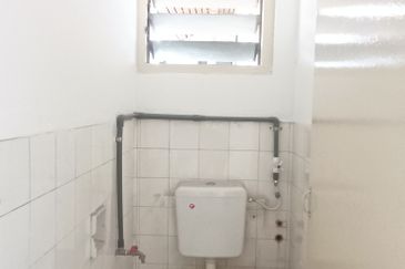 Persiaran Greenhill, Kampung Jawa