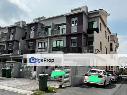 The Strata, 3 Storey Townhouse Bandar Puteri Bangi, Selangor, Bangi