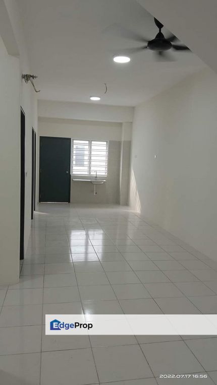 TOWNHOUSE LOWER UNIT, KITA BAYU CYBERSOUTH DENGKIL, Selangor, Dengkil