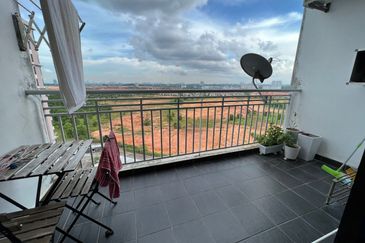 Seri Austin Luxury Apartment