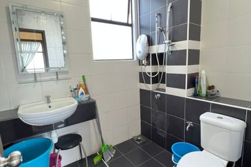 Seri Austin Luxury Apartment