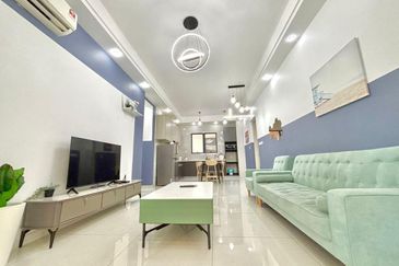 Baypoint @ Country Garden Danga Bay