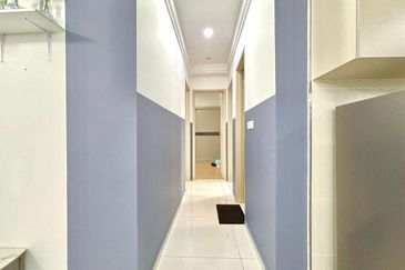 Baypoint @ Country Garden Danga Bay