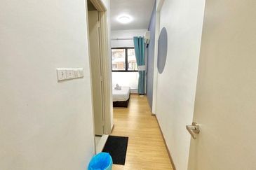 Baypoint @ Country Garden Danga Bay