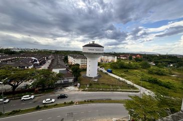 Dedaun Hijau (Greenfield Regency)