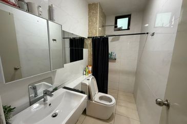 D'Summit Residences @ Kempas Utama