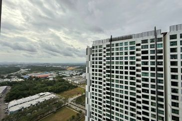 D'Summit Residences @ Kempas Utama