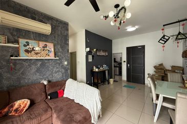 D'Summit Residences @ Kempas Utama