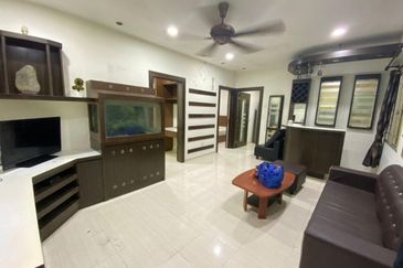 Bangunan Duta Impian (The Embassy Suites)