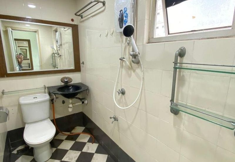 Bangunan Duta Impian (The Embassy Suites)