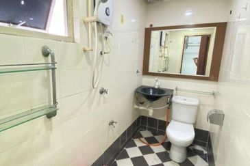 Bangunan Duta Impian (The Embassy Suites)