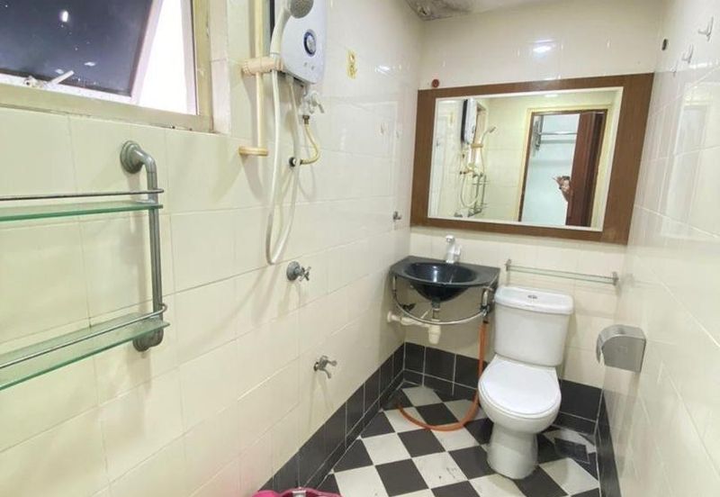 Bangunan Duta Impian (The Embassy Suites)