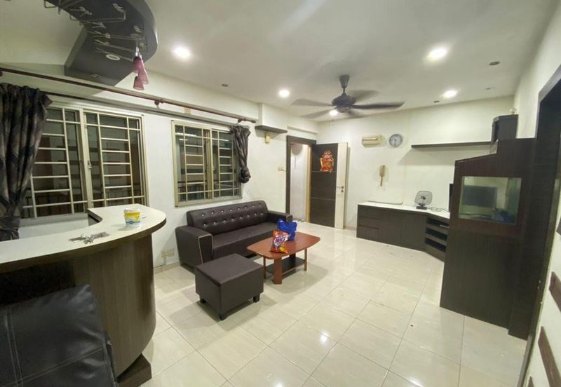 Bangunan Duta Impian (The Embassy Suites)