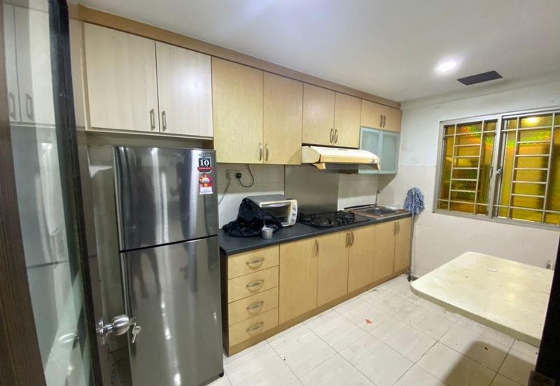 Bangunan Duta Impian (The Embassy Suites)