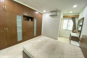 Bangunan Duta Impian (The Embassy Suites)