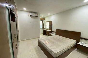 Bangunan Duta Impian (The Embassy Suites)