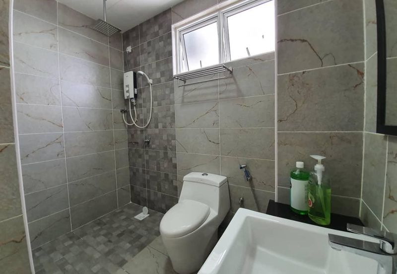 The Pinnacles (Pinnacle Tower)