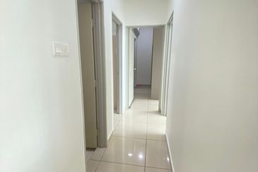 D'Summit Residences @ Kempas Utama