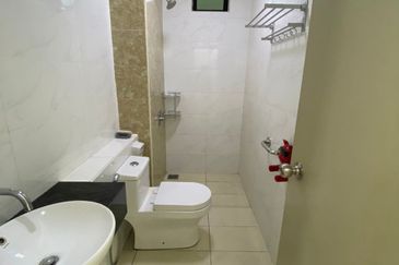 D'Summit Residences @ Kempas Utama