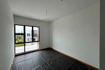 Senibong Cove Waterway Residences