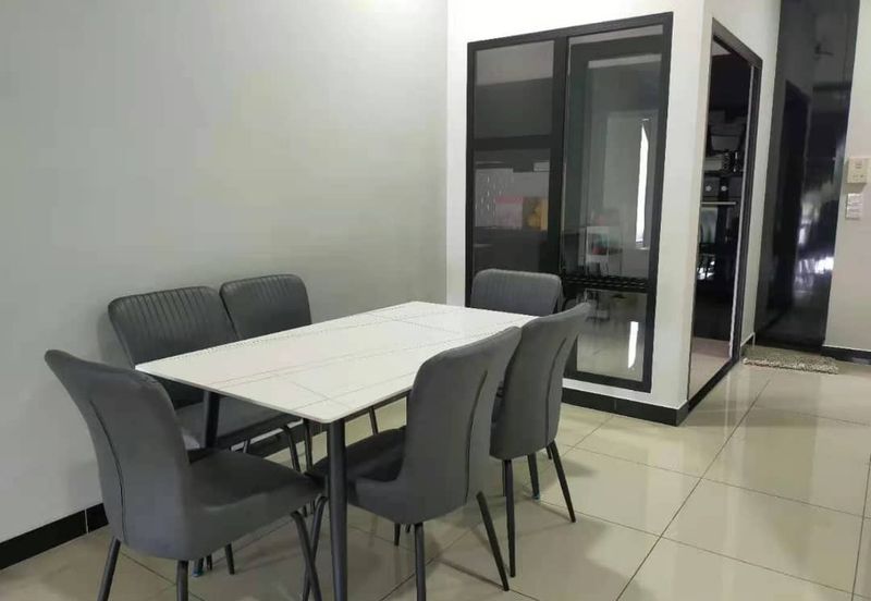 Dedaun Hijau (Greenfield Regency)