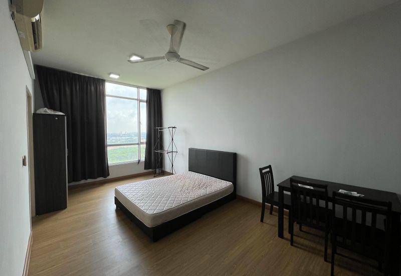 Dedaun Hijau (Greenfield Regency)