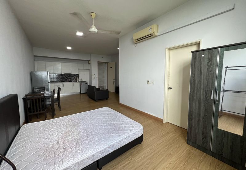 Dedaun Hijau (Greenfield Regency)