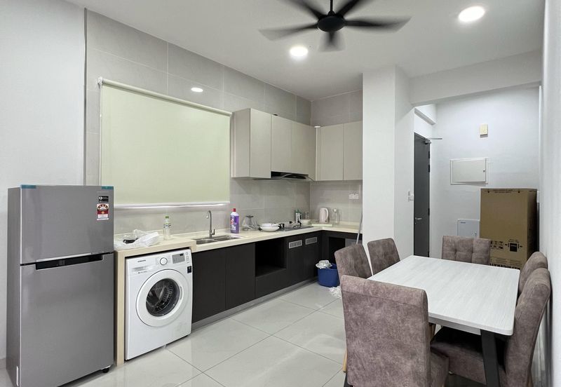 Baypoint @ Country Garden Danga Bay