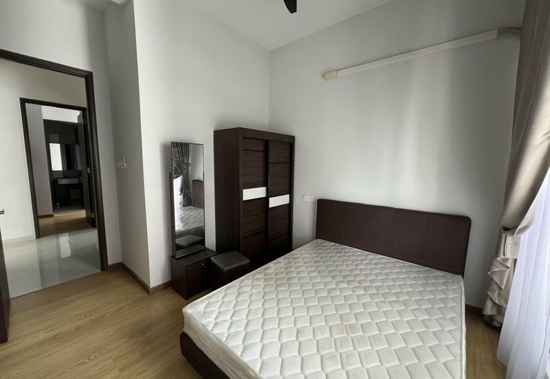 Baypoint @ Country Garden Danga Bay