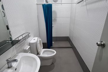 Seasons Luxury Apartments @ Amara Larkin