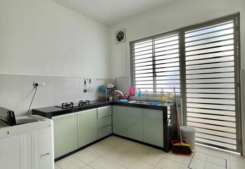 Double Storey SuperLink in Horizon Hills @ The Greens for Sale