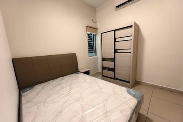 Dedaun Hijau (Greenfield Regency)