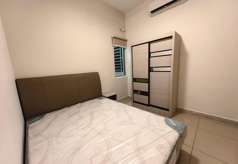 Dedaun Hijau (Greenfield Regency)