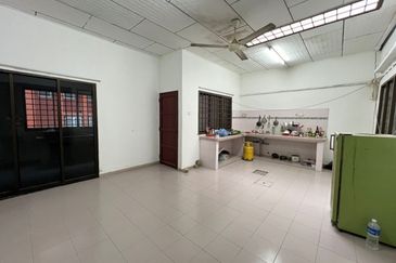 Double Storey House @ Jalan Kerapu Kota Tinggi For Sale