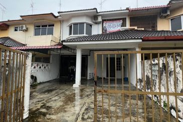Double Storey House @ Jalan Kerapu Kota Tinggi For Sale