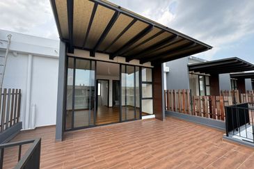 Senibong Cove Waterway Residences