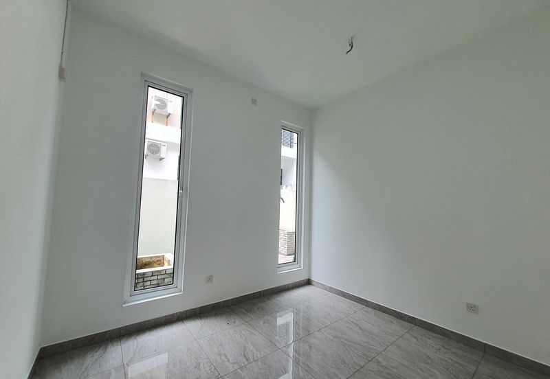 Austin Residence @Taman Mount Austin