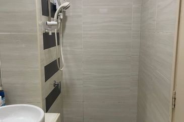 D'Summit Residences @ Kempas Utama