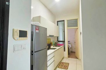 D'Summit Residences @ Kempas Utama