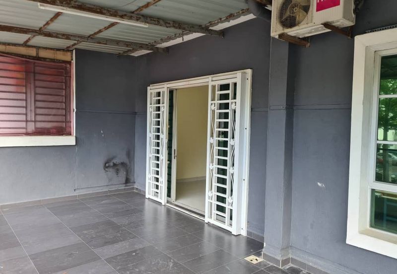 M'Tiara Apartment @ Larkin Idaman