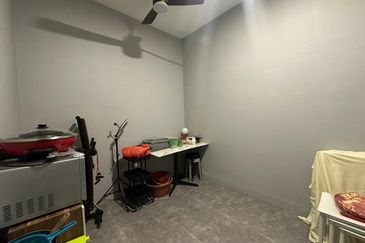 Jalan Setia Tropika 4/18