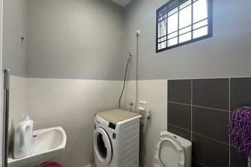 Jalan Setia Tropika 4/18