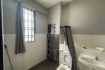 Jalan Setia Tropika 4/18