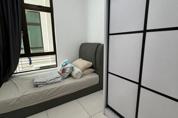 D'Summit Residences @ Kempas Utama