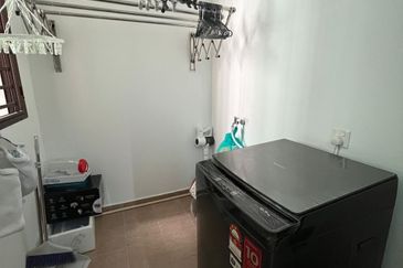 D'Summit Residences @ Kempas Utama